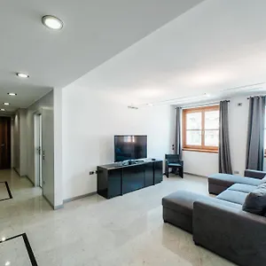 P&p Luxury Apartament